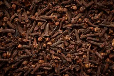 Cloves Whole — bulk wholesale supply from Kerala